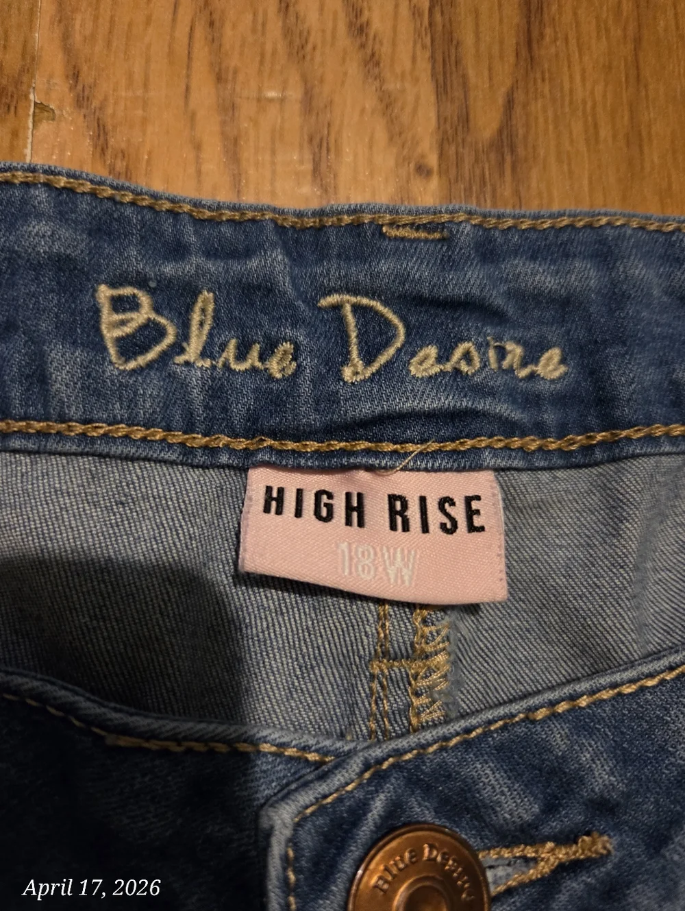 Women's High Rise Jeans - Picture 3 of 5
